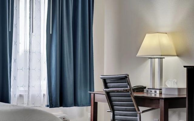 Baymont Inn And Suites La Cros