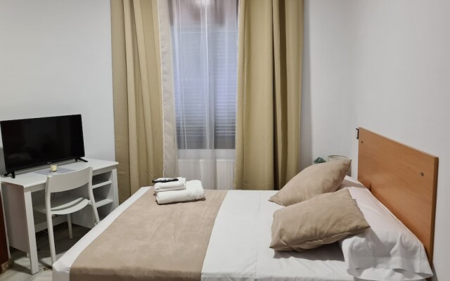 Hostal Arturo Soria