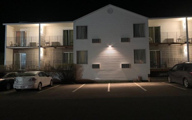 The Shores Inn & Hotel