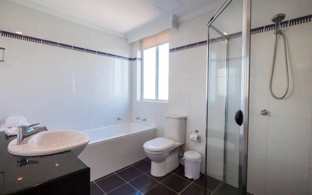 Pacific Views Resort