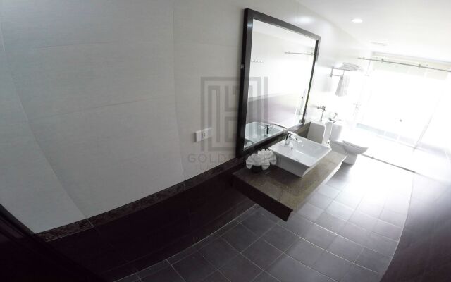 Golden Gem Tuan Chau Hotel