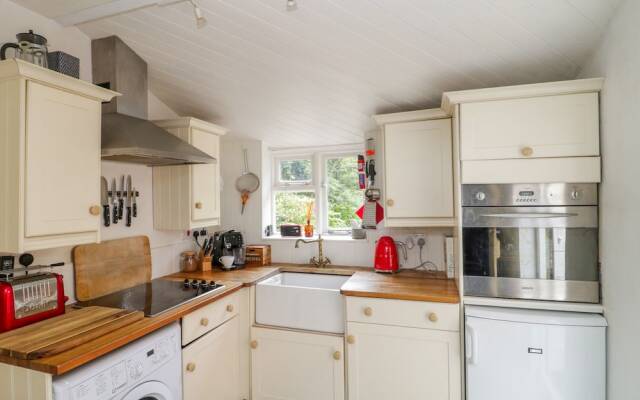 Shaston Cottage