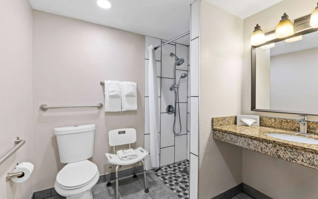 Days Inn & Suites by Wyndham Mesa Near Phoenix