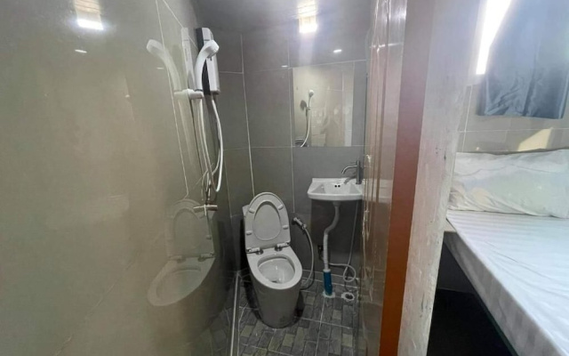 Charinsup Pinklao hotel