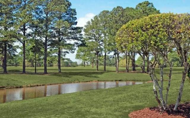 Magnolia Pointe 101 4811 3 Br condo by RedAwning