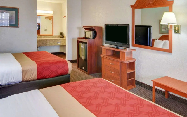 Super 8 by Wyndham Decatur Texas