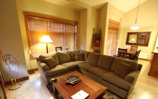 The Cabins 18 3 Bedrooms 2 Bathrooms Condo