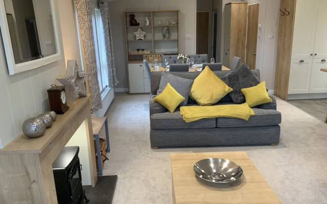 Clouded Yellow - Beautiful Modern Lodge, Kippford