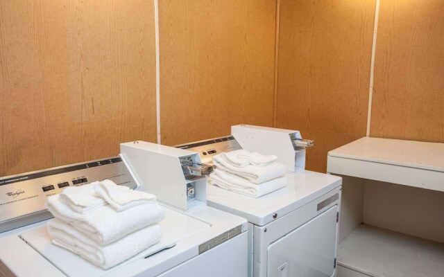 Monterey Bay Travelodge