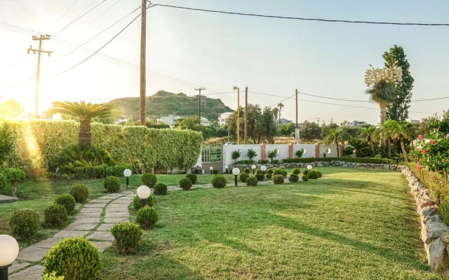 Sun Maris Studios
