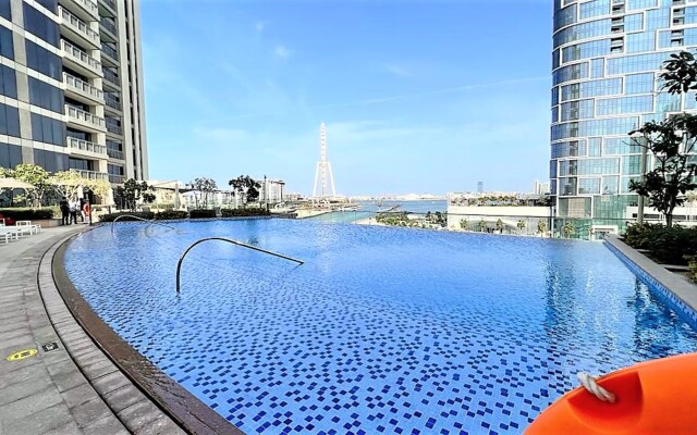 Luxury beach front apartment with balcony Dubai Marina