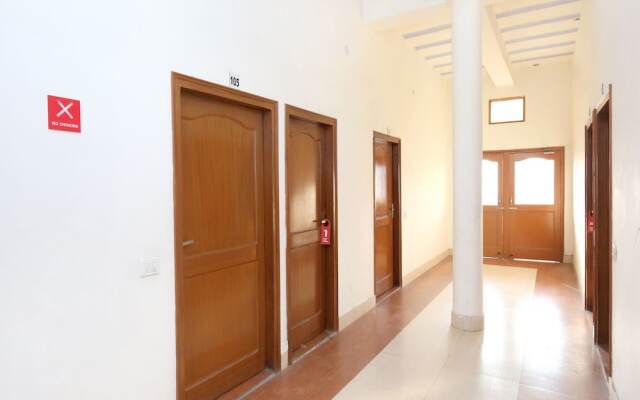 OYO 7609 Hotel Dolphin