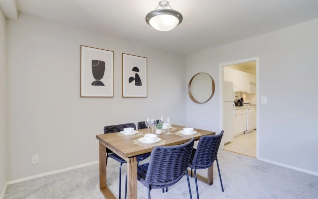 Stylish Condo in Crystal City