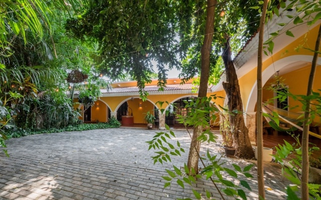 Espectacular casona con alberca y jardines