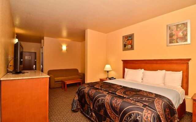 Hiway Inn Express Of Broken Bow