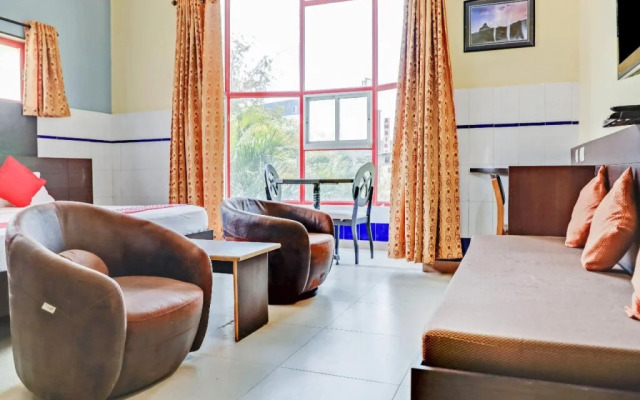 Shanthi Royal by OYO Rooms
