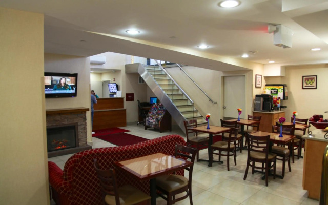 Corona Hotel