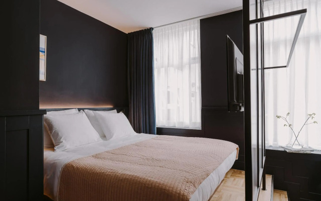 Supernova Hotel