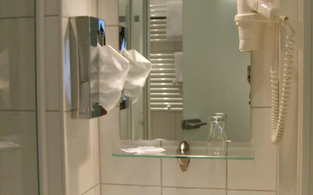 City Hotel by Celina