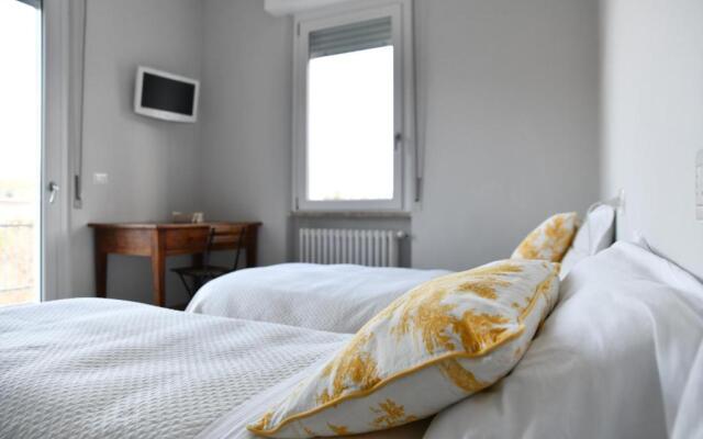 B&B Porta Romana-Language And Art