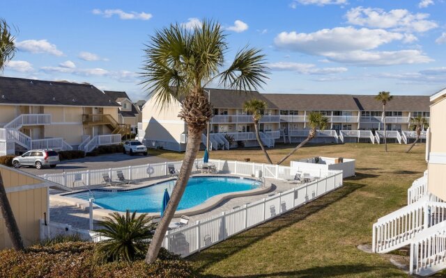 Sandpiper Cove 8208 Studio Bedroom Condo by RedAwning