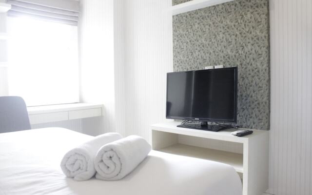Comfy & Scenic Studio Apartment At Parahyangan Residence Near Unpar