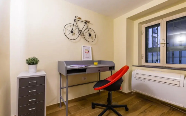 Apartment in the Heart of Nightlife by Wonderful Italy