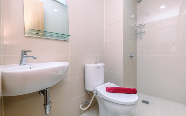 Elegant Studio Apartment At B Residence Near Aeon Mall