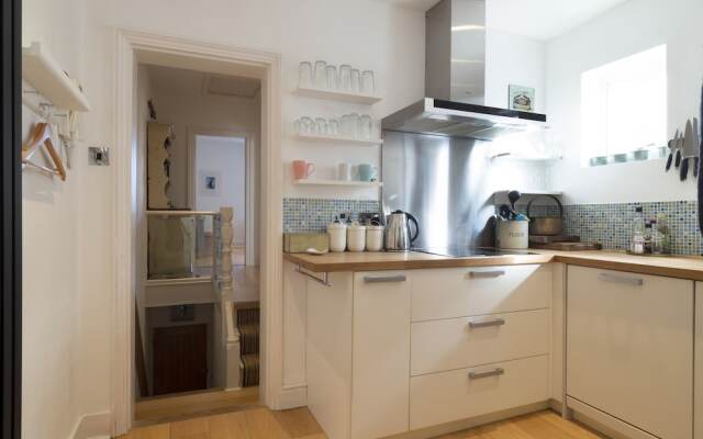 Sail Away - 2-Bed Apartment by the Beach