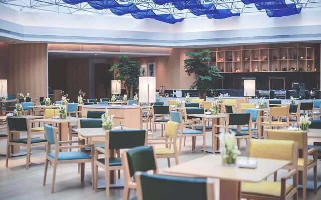 Holiday Inn Express Shanghai Songjiang Fangta by IHG