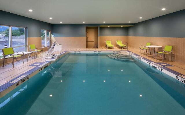 Holiday Inn Express & Suites Terrace by IHG