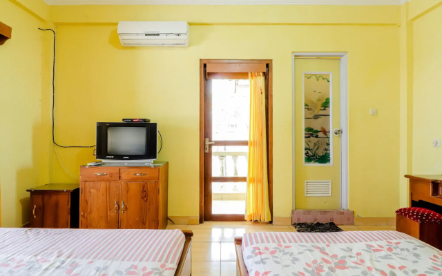 Adinda Beach Hotel and Villa by ZUZU