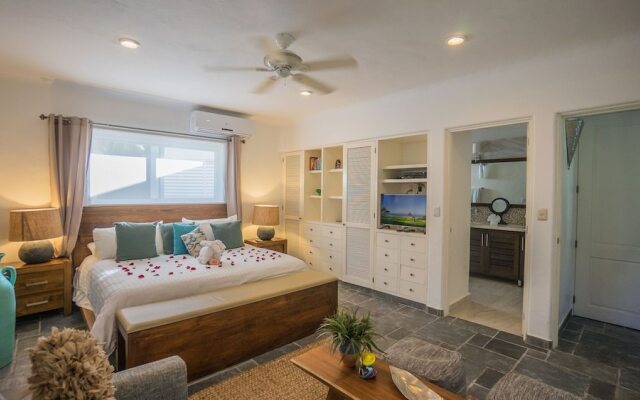 Casa Blanca 4 Bedroom Home