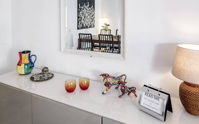 LCR4 - Large 3 bed apt close to beach, port