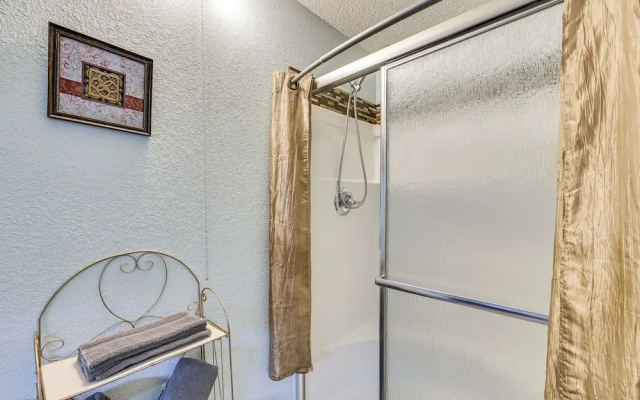 Eureka Springs Rental - Walk to Downtown!