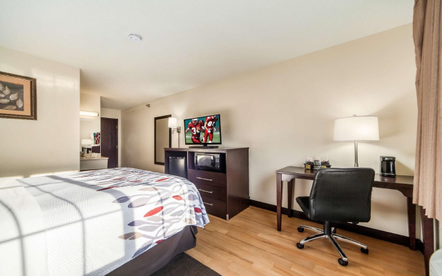 Red Roof Inn & Suites Omaha - Council Bluffs