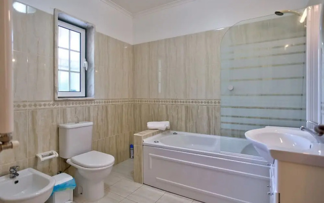 Apartment Oleander Excellent Townhouse in Carvoe