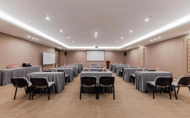 Motel 268 Yuanshen Sport Park Center Branch