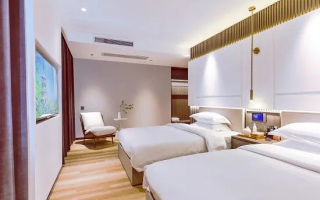 18 Degree Intelligent Hotel in the Island (Qilou Old Street)
