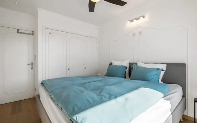 Flat by the Seaside With Stunning Ocean Views
