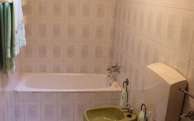 House With 2 Bedrooms in Paredes do Rio, With Wonderful Mountain View