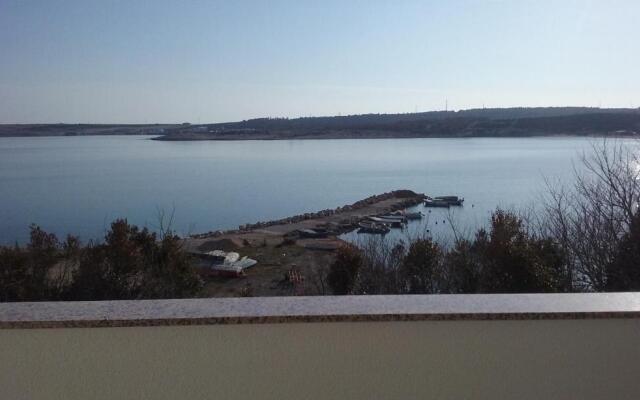 Apartments Nikola Caska