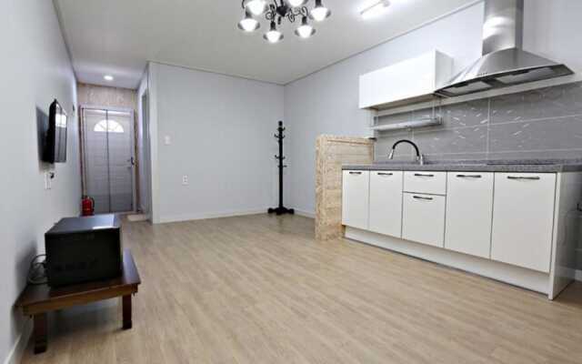Taean Solbatgil Pension