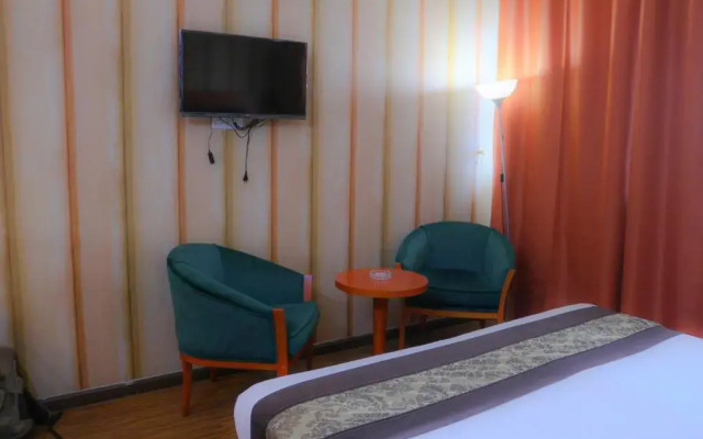 Boonmax Hotel L.L.C