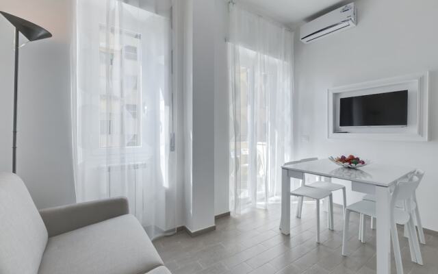 Trastevere White Apartment