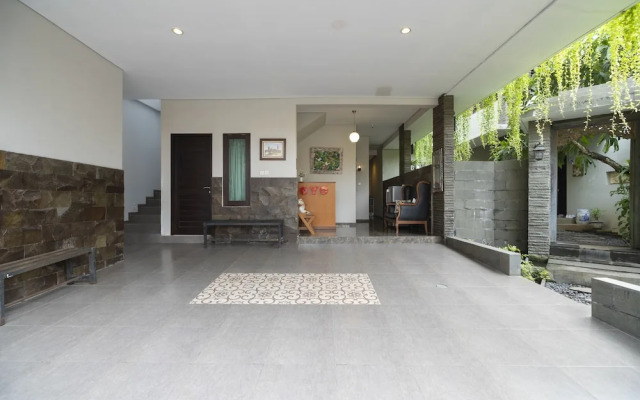 OYO 2438 D' Tamblingan Guesthouse