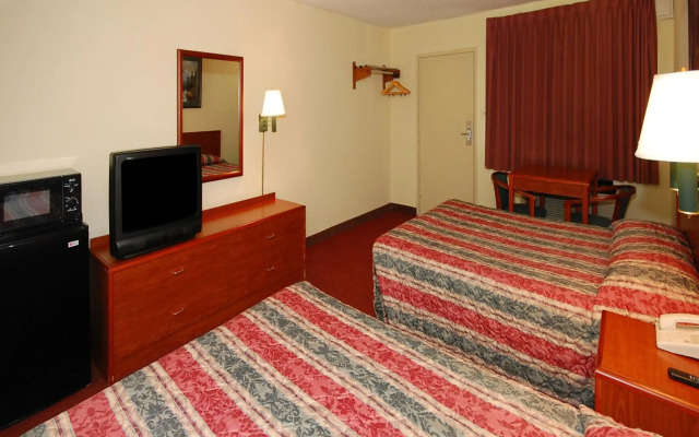 Econo Lodge Goldsboro Hwy 70