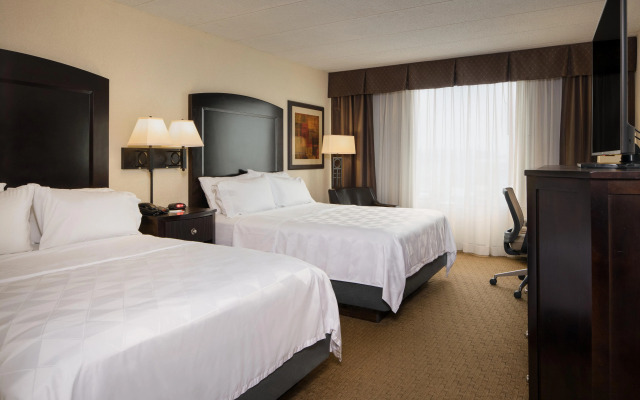 Holiday Inn Hotel & Suites Charleston West by IHG