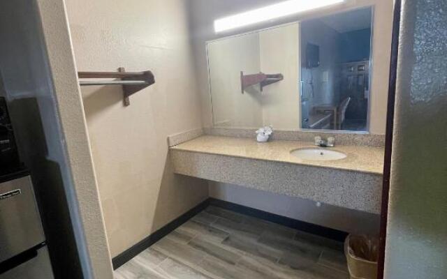 Airport inn & suites