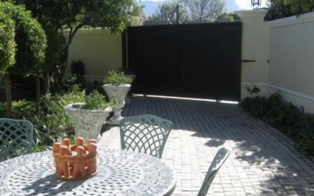 Navona Constantia Guest Cottage